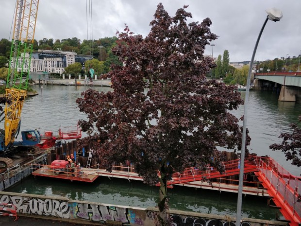 Fin de l'arrachage des pieux de l'ancien pont de Sèvres