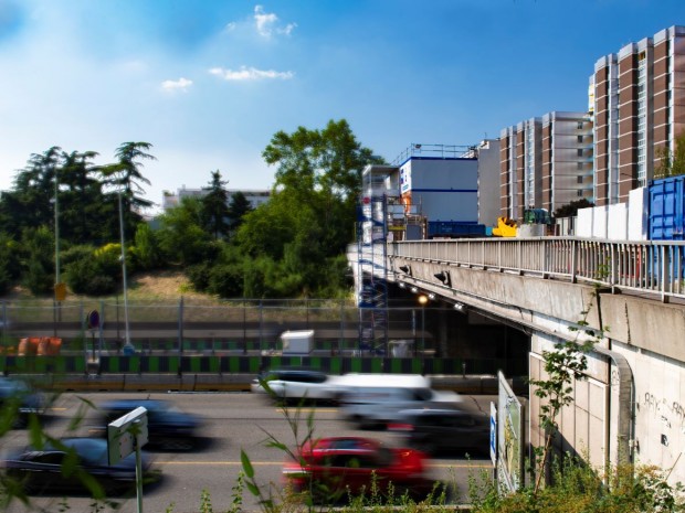 Un ensemble en bordure du périphérique parisien