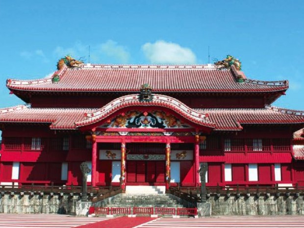 Le château de Shuri au Japon