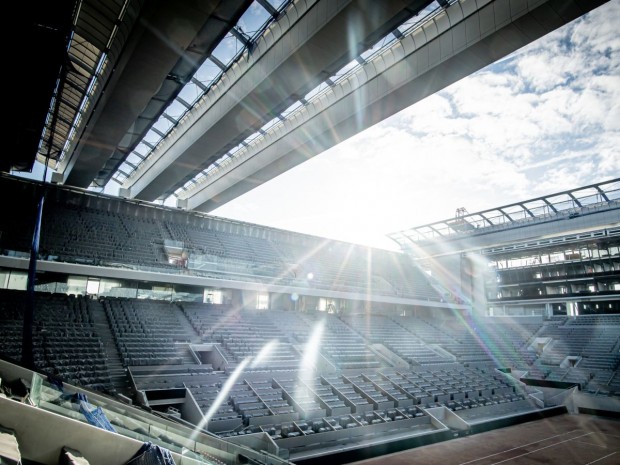 A Roland-Garros, un toit rétractable couvre le court central