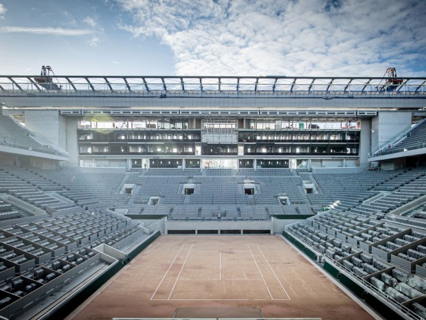 A Roland-Garros, un toit rétractable couvre le court central