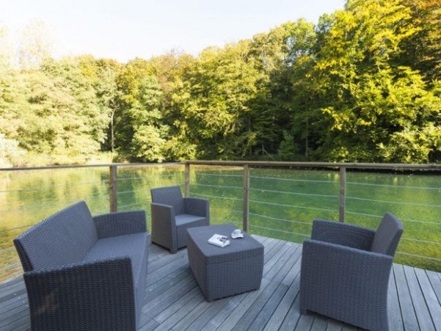 Une terrasse en bois aménagée