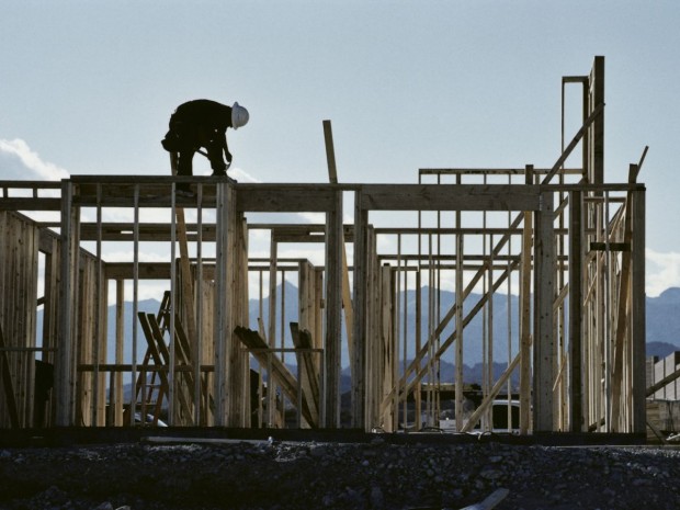 Hausse des prix des matériaux (acier, bois...) : ...