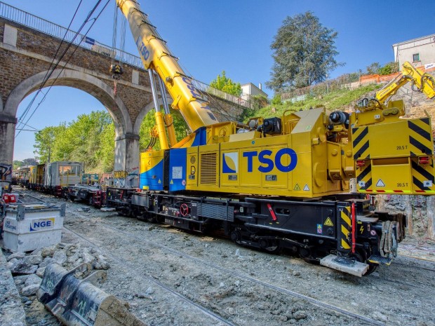 Chantier ferroviaire NGE / SNCF Réseau Sèvres-Ville d'Avray