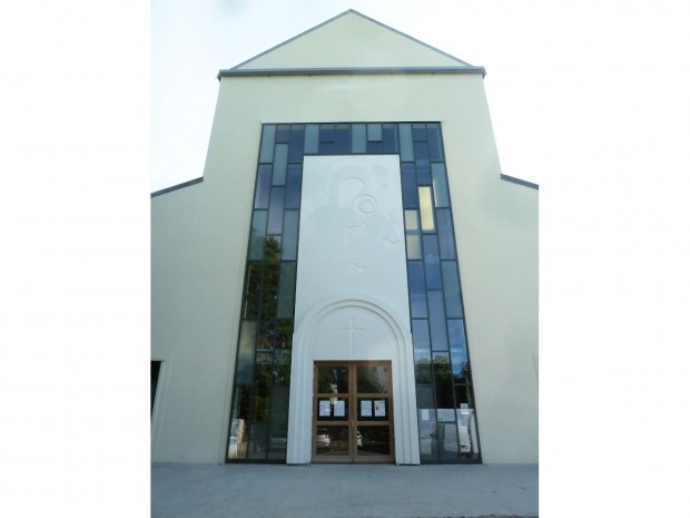 Façade de l'église Notre-Dame-du-Perpétuel-Secours (Asnières)