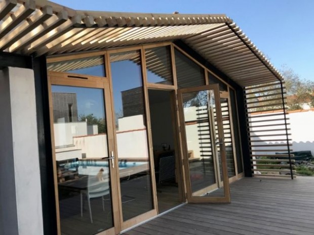 Une nouvelle façade en bois de mélèze