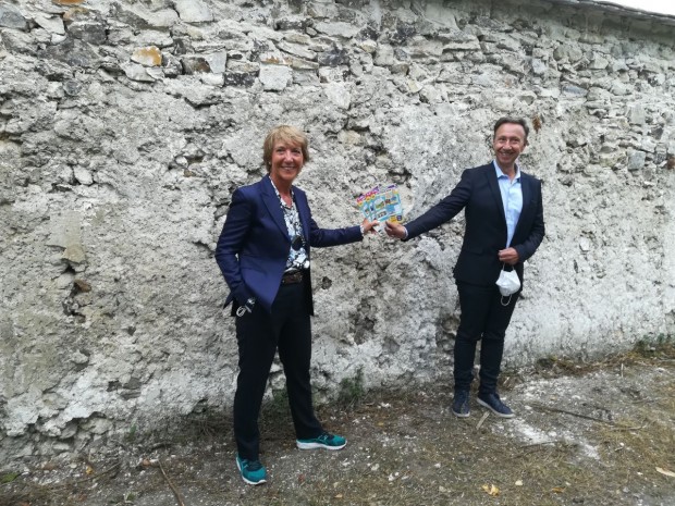 Visite de Stéphane Bern aux murs à pêches, août 2020