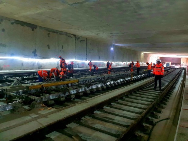 Grand Paris Express, gare Noisy-Champs, pose des voies