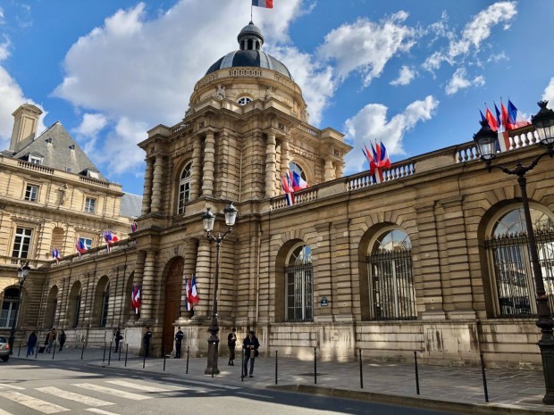 Sénat, entrée nord