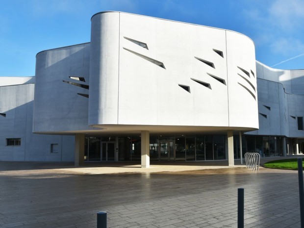 Complexe sportif et culturel Jean-Lucien Vazeille, à Vélizy