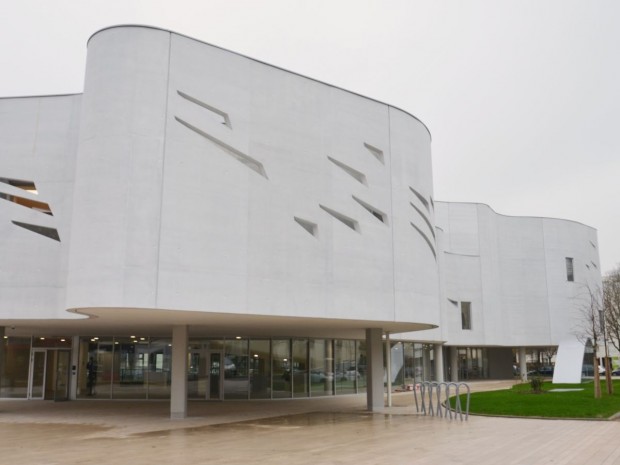 Complexe sportif et culturel Jean-Lucien Vazeille, à Vélizy