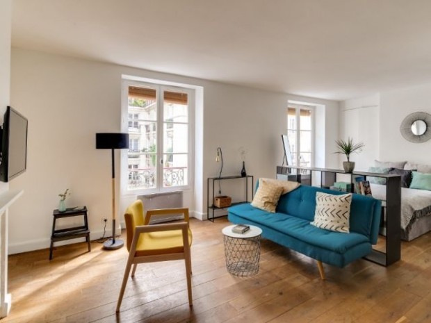 Un parquet ancien remis en état dans le salon