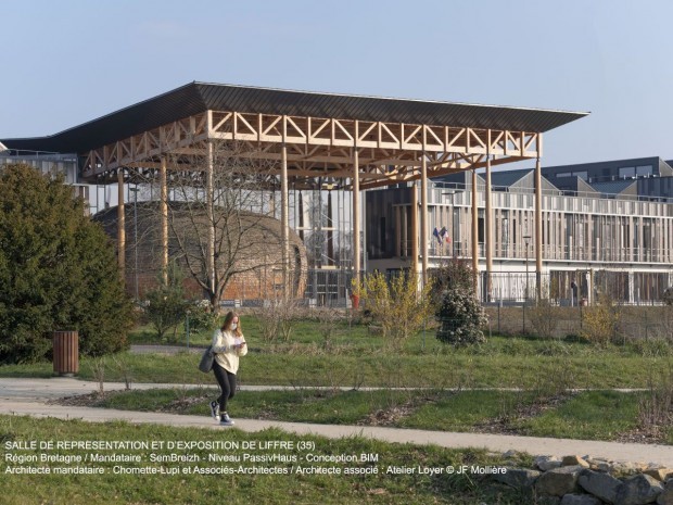 Le "galet" en bois du lycée Simone Weil (Liffré)