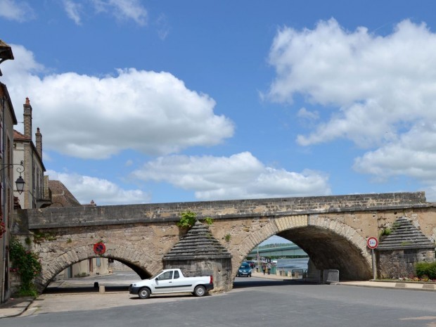 Vieux-Pont de Pont-sur-Yonne