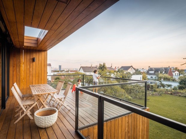 Une terrasse astucieusement protégée 