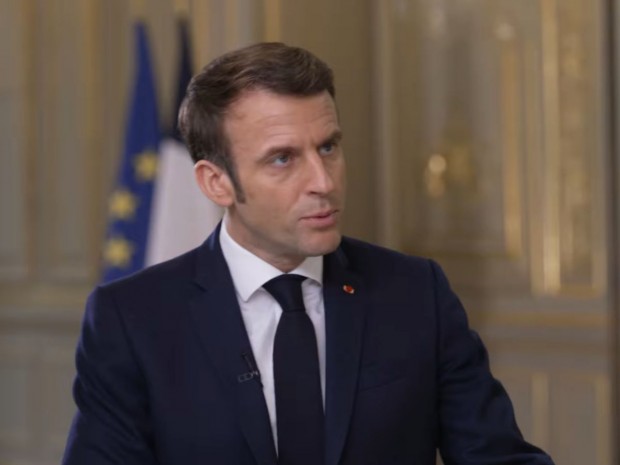 Emmanuel Macron face à la fondation abbé Pierre