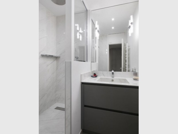 Une salle de bains modernisée 