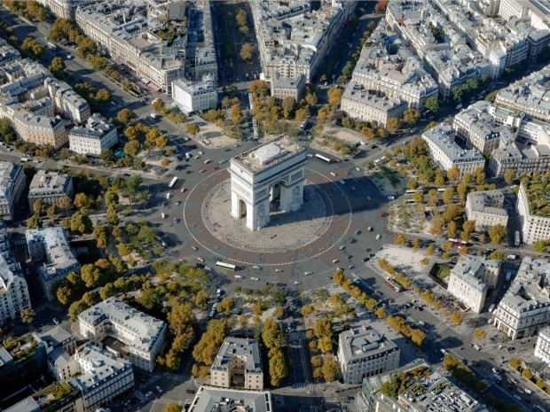 Place de l'étoile Paris projection piéton