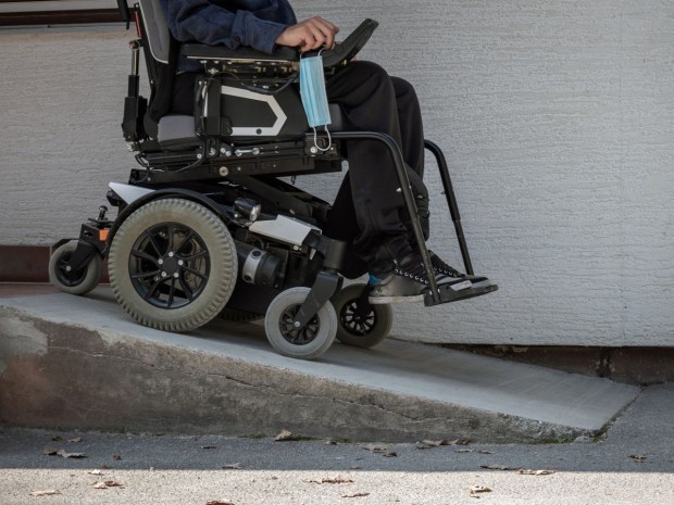 Rampe accessibilité handicap
