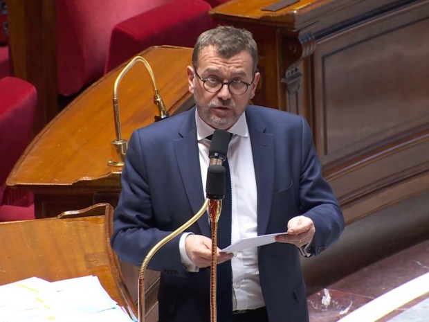 Olivier Klein dans l'hémicycle 