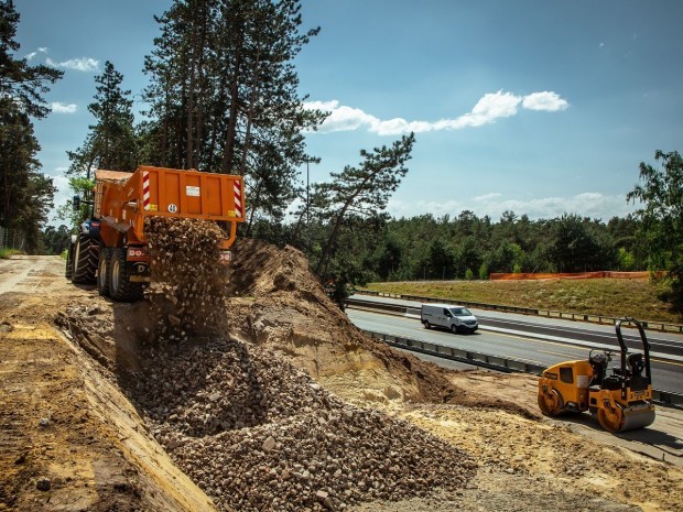 Travaux sur l'écopont d'Ermenonville, sur l'autoroute A1.