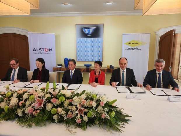 Signature contrat NSCR Alstom Colas Rail