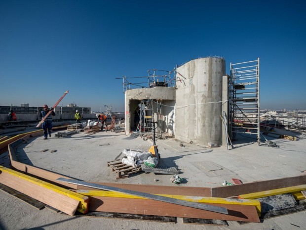 Chantier de réhabilitation de la tour Racine, à Paris.