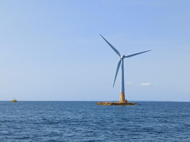 L'éolienne flottante et la plate-forme Sealhyfe 