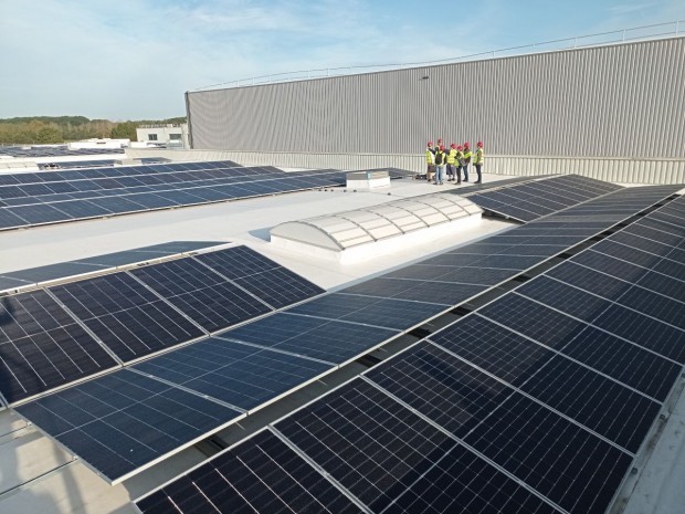 Panneaux photovoltaiques sur usine en Belgique 