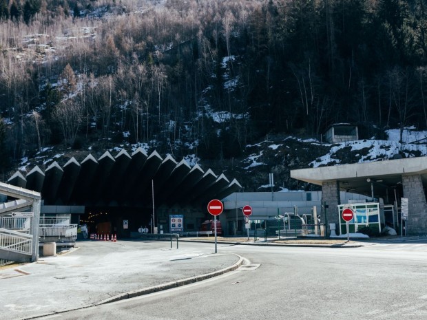Entrée du tunnel du Mont-Blanc côté français