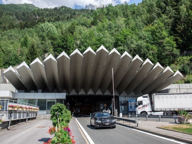 Entrée du tunnel du Mont-Blanc