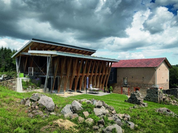 Transformation d'une ancienne ferme en deux foyers d'habitation