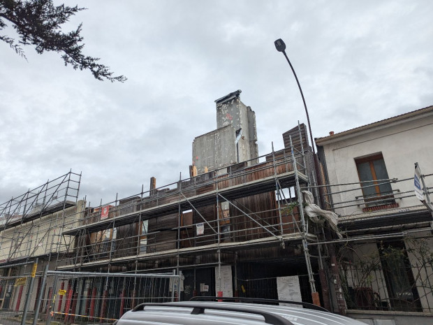 Suites de l'incendie d'un immeuble bois rue Condorcet, à Montreuil (93). 