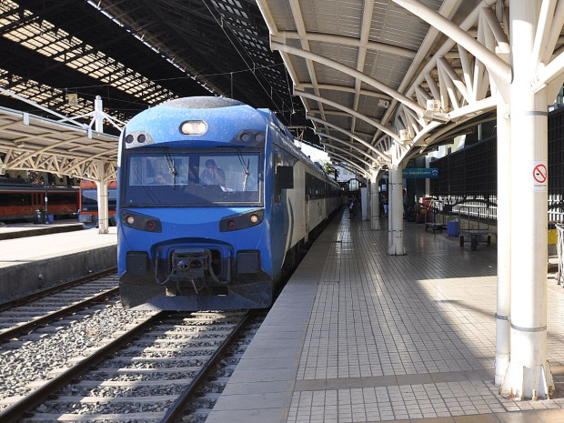 Train à quai dans la gare centrale de Santiago du Chili