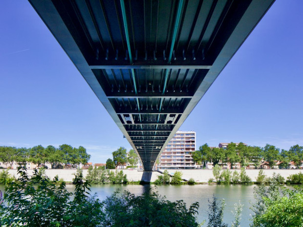 Passerelle Robert-Poujade, à Toulouse.