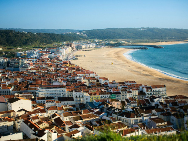 Vue sur la ville de Nazaré, au Portugal