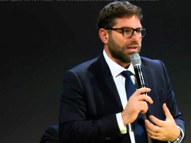 Vincent Jeanbrun lors d'une conférence sur la maitrise foncière au Congrès des maires le 18 novembre 2025 Vincent Jeanbrun lors d'une conférence sur la maitrise foncière au Congrès des maires le 18 novembre 2025