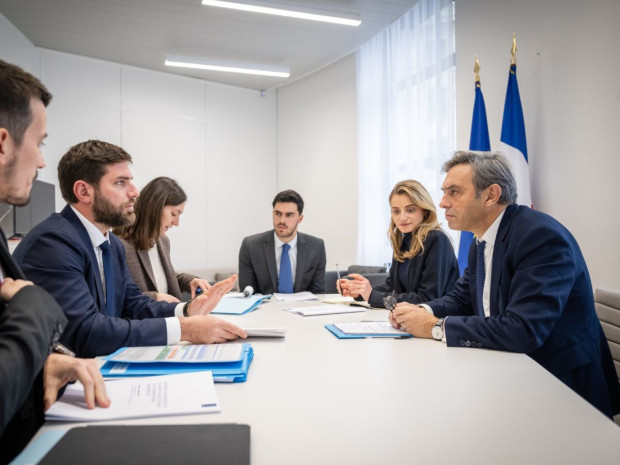 Daniel Labaronne (à droite) et Vincent Jeanbrun, ministre de la Ville et du logement