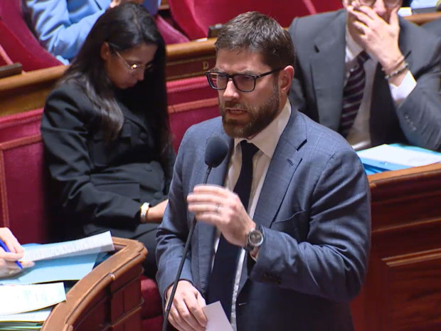 Vincent Jeanbrun, ministre de la Ville et du Logement, le 17 d&eacute;cembre 2025, &agrave; l'Assembl&eacute;e nationale.