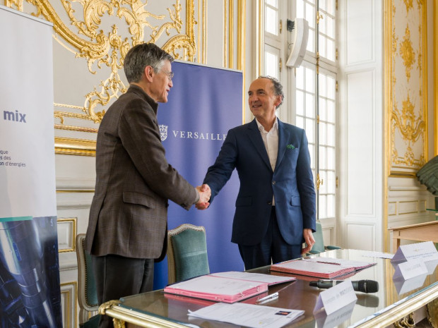 Signature du contrat entre Engie et Versailles, décembre 2025 Signature du contrat entre Engie et Versailles, décembre 2025