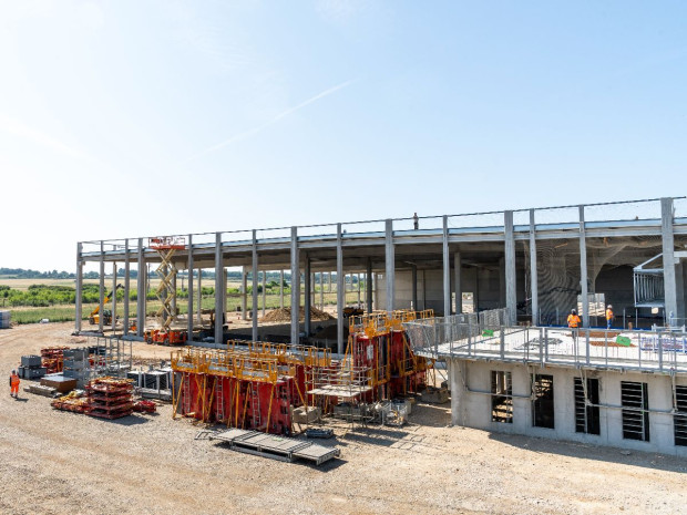 Prologis plateforme de fret a&eacute;roportuaire A&eacute;roport de Lyon DC1