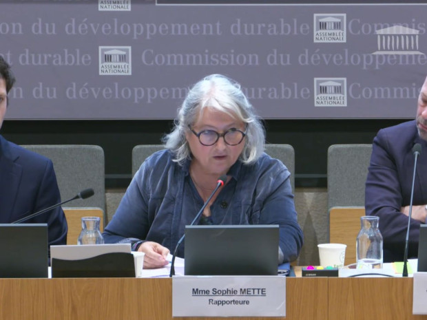 Sophie Mette, députée Les Démocrates, rapporteure de la proposition de loi, adoptée par le Sénat, visant à rééquilibrer la filière à responsabilité élargie du producteur des produits et matériaux de construction du secteur du bâtiment au profit des produi Sophie Mette, députée Les Démocrates, rapporteure de la proposition de loi, adoptée par le Sénat, visant à rééquilibrer la filière à responsabilité élargie du producteur des produits et matériaux de construction du secteur du bâtiment au profit des produi