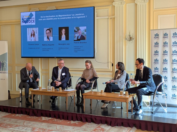 Table ronde au sujet de la rénovation énergétique, le 2 avril 2026, organisée par la Fédération des distributeurs de matériaux de construction (FDMC). Table ronde au sujet de la rénovation énergétique, le 2 avril 2026, organisée par la Fédération des distributeurs de matériaux de construction (FDMC).