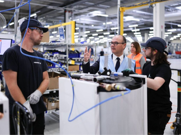 Sébastien Martin, ministre délégué chargé de l'Industrie, en visite le 3 septembre 2026 à l'usine Atlantic de Billy-Berclau (Pas-de-Calais). Sébastien Martin, ministre délégué chargé de l'Industrie, en visite le 3 septembre 2026 à l'usine Atlantic de Billy-Berclau (Pas-de-Calais).