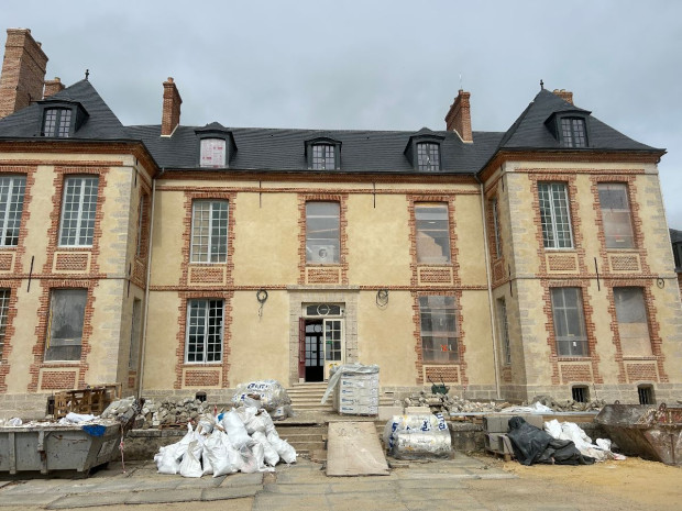 Rénovation du château de Plaisir. Rénovation du château de Plaisir.