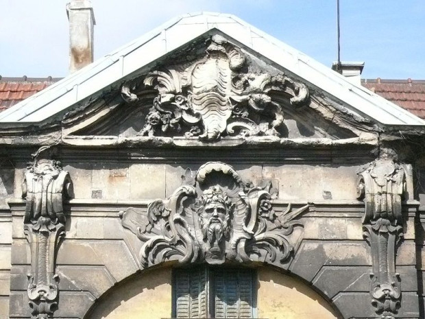 Fronton ch&acirc;teau de La Motte