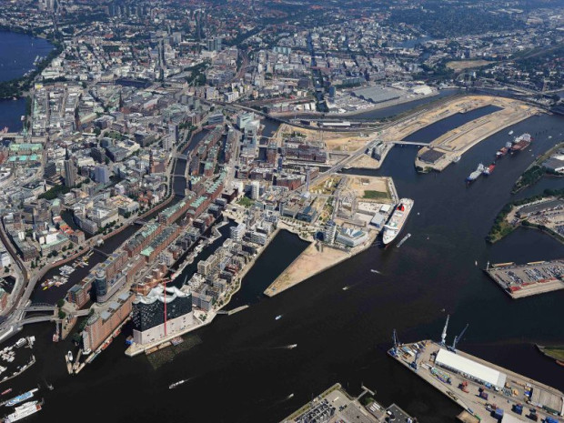 Le projet d\'am&eacute;nagement de l\'\'\'&Uuml;berseequartier\'\' sur les rives de l\'Elbe &agrave; Hambourg (Allemagne)