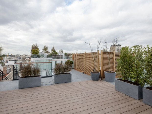 Immeuble &agrave; la fa&ccedil;ade en corian