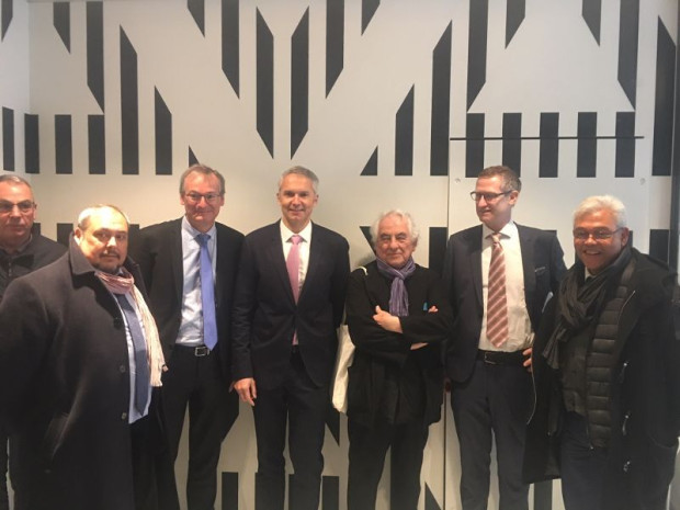 Immeuble r&eacute;sidentiel &agrave; la fa&ccedil;ade en Corian