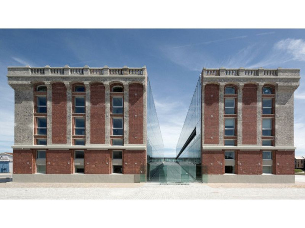 La Halle-aux-sucres de Dunkerque (Nord) &copy; Pierre-L
